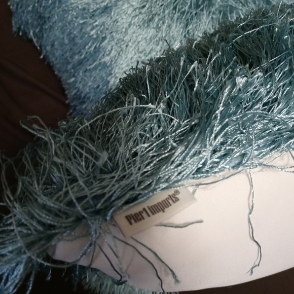 🏖⛵PIER 1 IMPORT TWO FLUFFY PILLOWS 🏝A FANTASTIC VINTAGE GIFT 🎁 - Picture 13 of 13